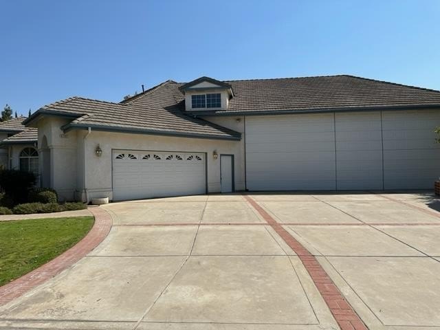 Come fly with me and see this beautiful home located in the - photo 3