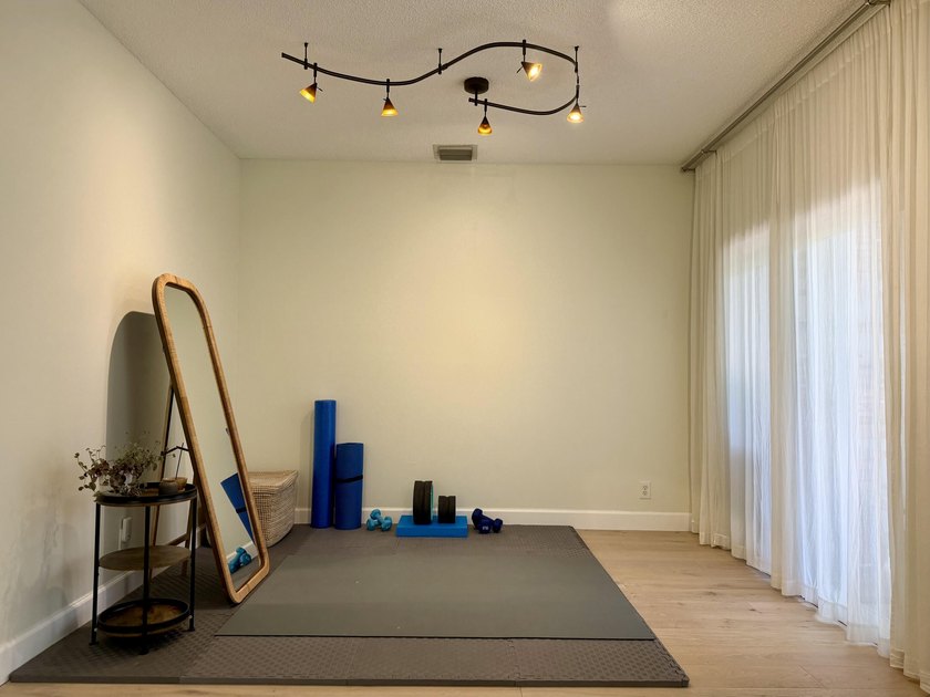 Welcome home to luxury and peace of mind in a highly - photo 7