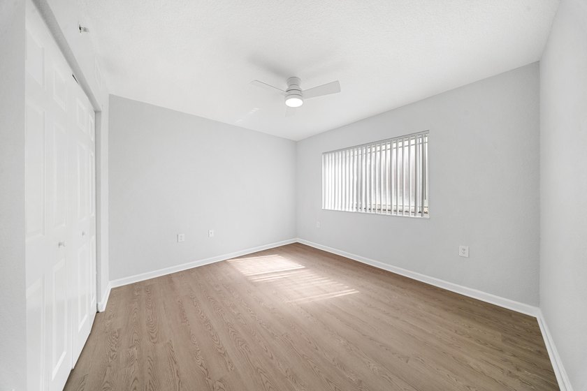A spacious first floor 3 bedroom 2 bath condo located in a - photo 23
