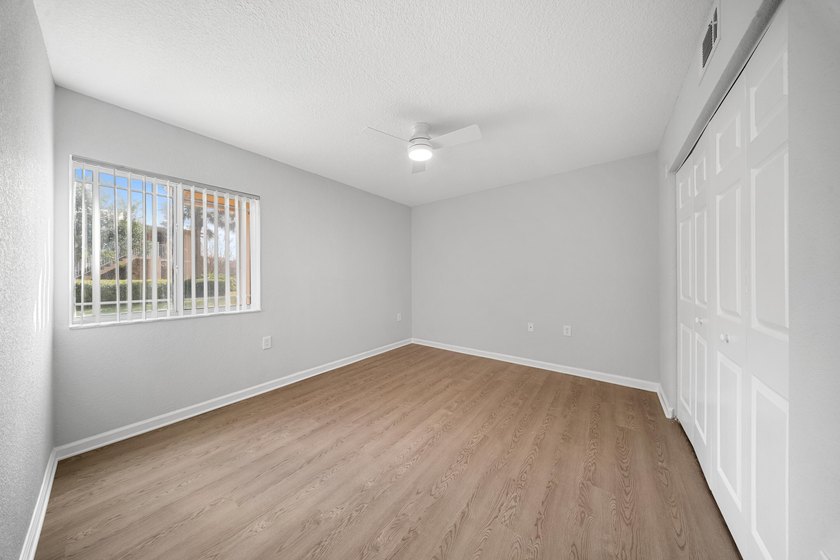 A spacious first floor 3 bedroom 2 bath condo located in a - photo 24