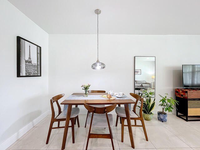Tenant occupied serene lakefront unit in a 55+ gated community - photo 6