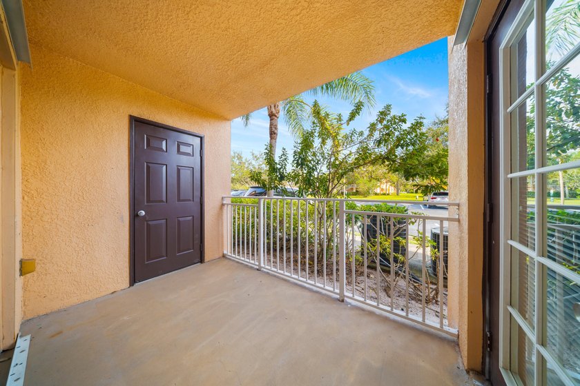 A spacious first floor 3 bedroom 2 bath condo located in a - photo 27