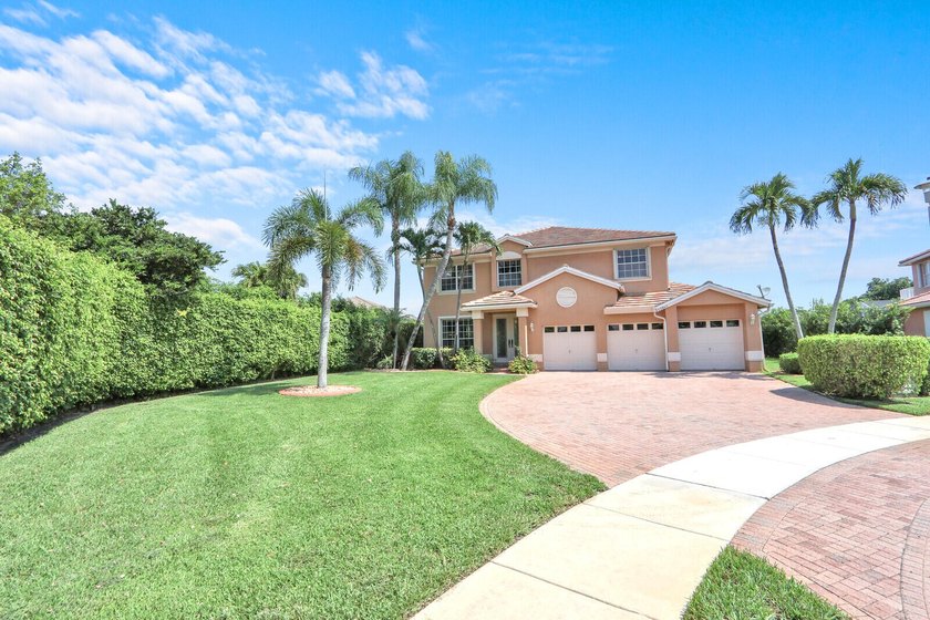Discover this stunning two-story single-family residence in - photo 2