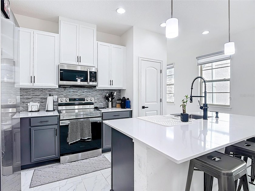 Under contract-accepting backup offers. Short Sale. SHORT - photo 5
