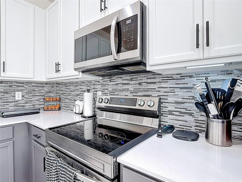 Under contract-accepting backup offers. Short Sale. SHORT - photo 9