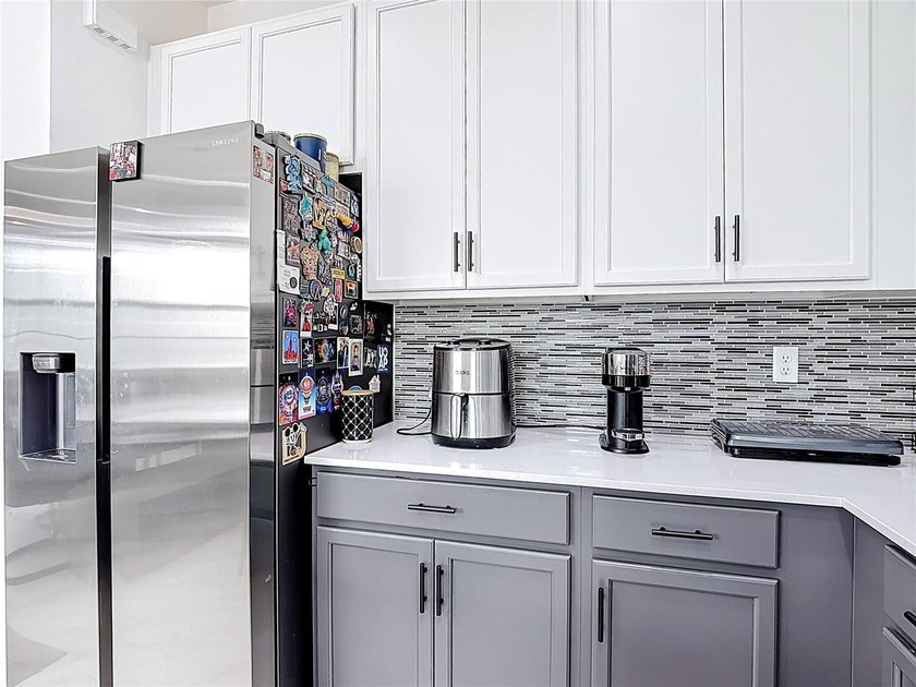Under contract-accepting backup offers. Short Sale. SHORT - photo 10