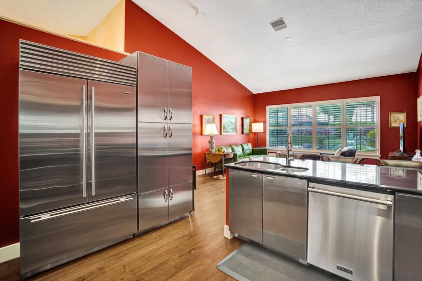 Move right into this beautifully updated 4-bedroom, 3.5-bath - photo 9
