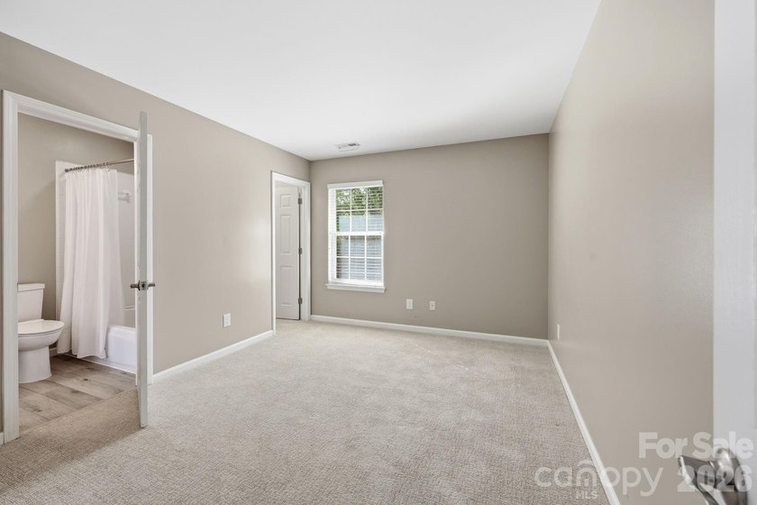 Welcome to 15704 Framingham Lane, a beautifully maintained home - photo 27