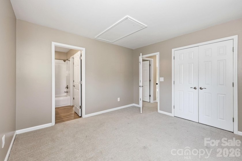 Welcome to 15704 Framingham Lane, a beautifully maintained home - photo 30