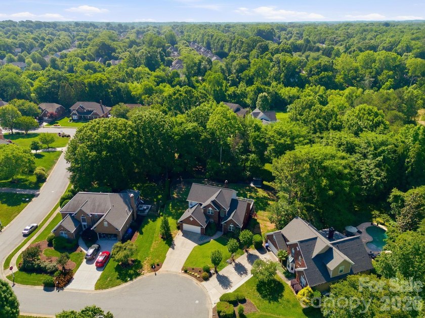 Welcome to 15704 Framingham Lane, a beautifully maintained home - photo 42