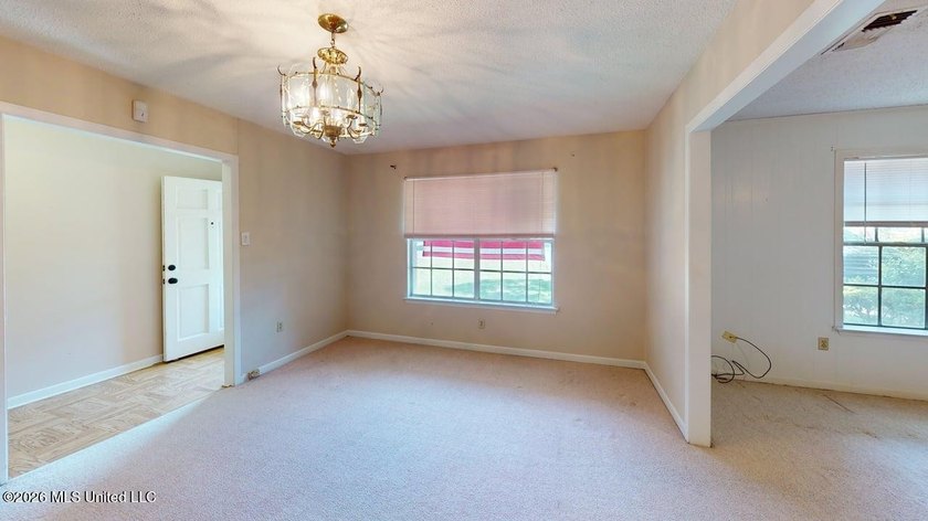 NEW TO THE MARKET! This fantastic home in coveted Pecan Park - photo 10