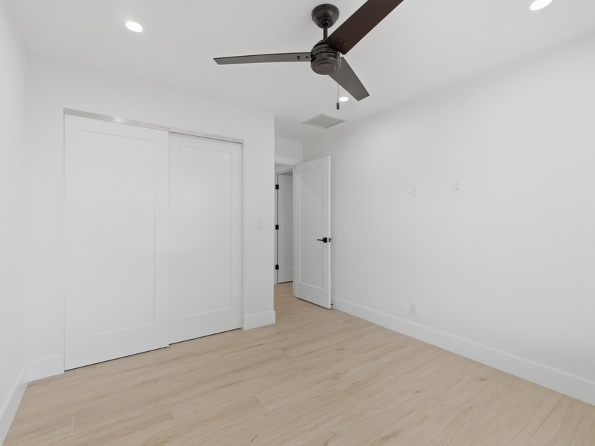 Fully remodeled in 2023, this Jupiter home feels like new - photo 21