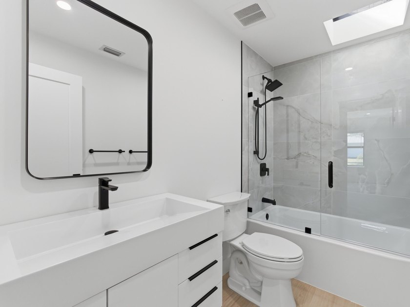 Fully remodeled in 2023, this Jupiter home feels like new - photo 23