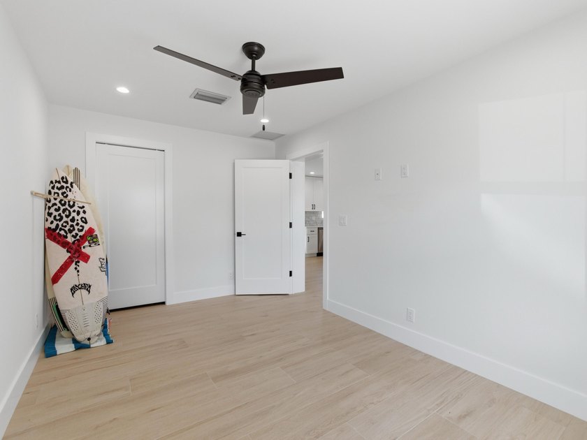 Fully remodeled in 2023, this Jupiter home feels like new - photo 25