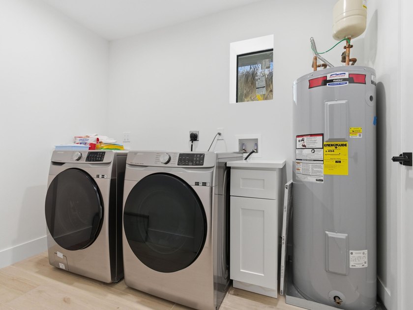 Fully remodeled in 2023, this Jupiter home feels like new - photo 26
