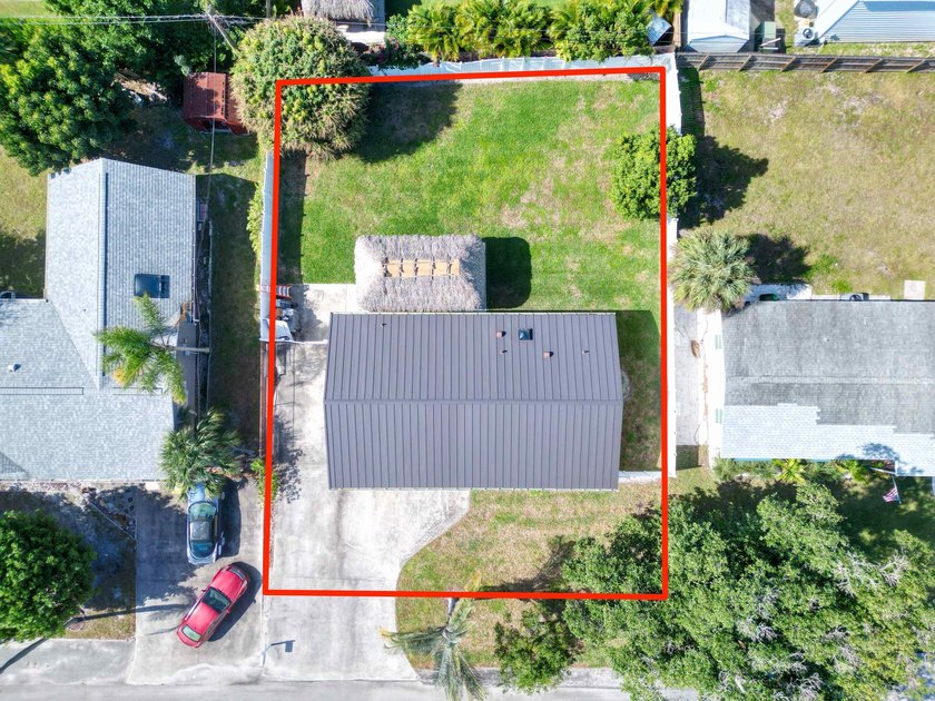 Fully remodeled in 2023, this Jupiter home feels like new - photo 35