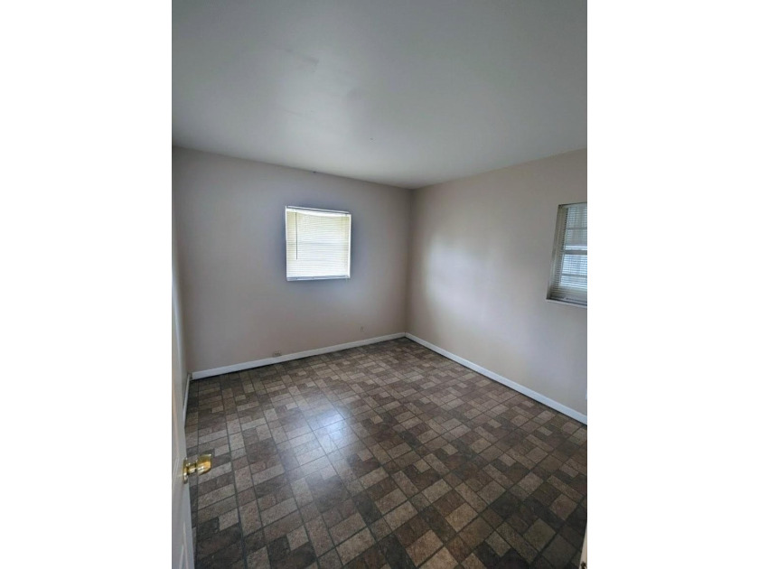 Excellent investment opportunity in Deerfield Beach. This homes - photo 8