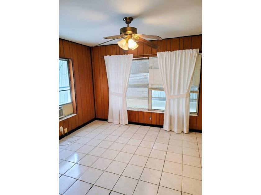 Excellent investment opportunity in Deerfield Beach. This homes - photo 9