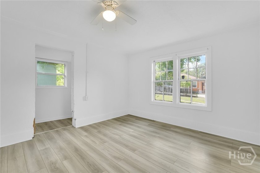 627 W 48th St - photo 17