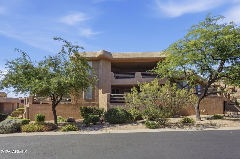 Beautifully renovated condo perfectly located in Troon Golf - photo 2