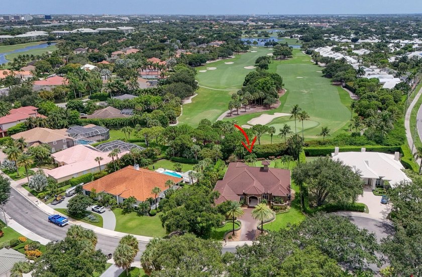 Exceptional estate pool home privately nestled along the 5th - photo 2