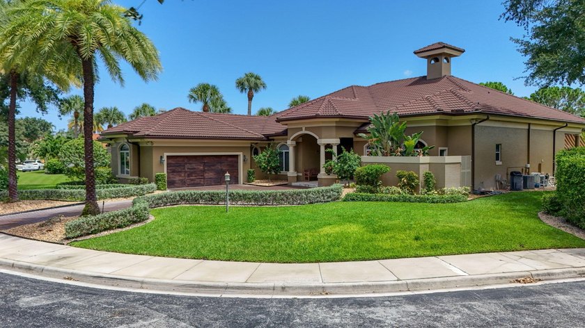 Exceptional estate pool home privately nestled along the 5th - photo 4