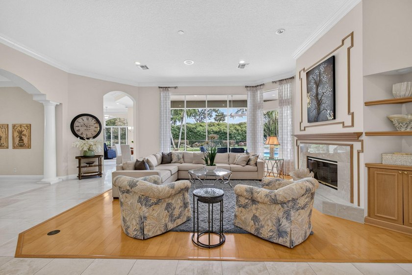Exceptional estate pool home privately nestled along the 5th - photo 10