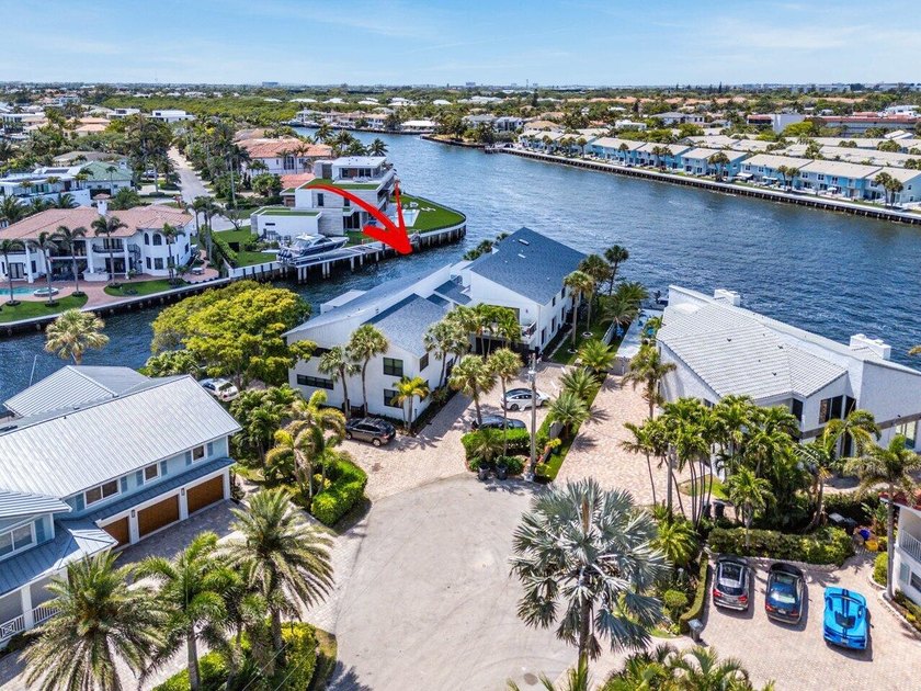 Your Waterfront Dream is finally attainable... This spacious - photo 2