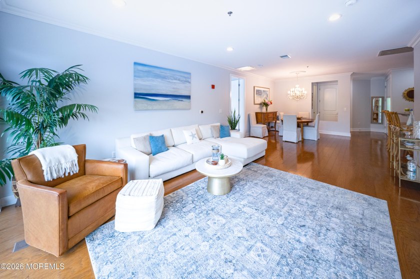 Just in time for summer! Fully renovated. Nothing to do but - photo 16