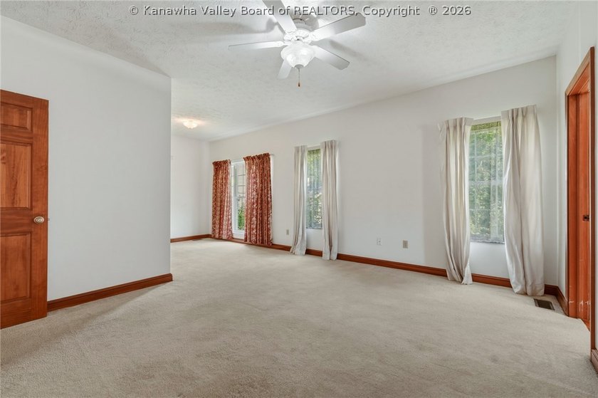 Welcome home to easy living! This beautifully designed home - photo 20