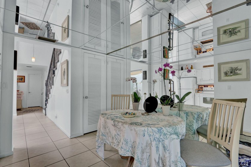 Light and bright Waterfront Condo with beautiful canal and boat - photo 26