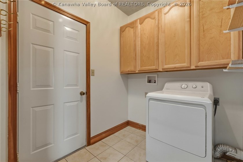 Welcome home to easy living! This beautifully designed home - photo 30