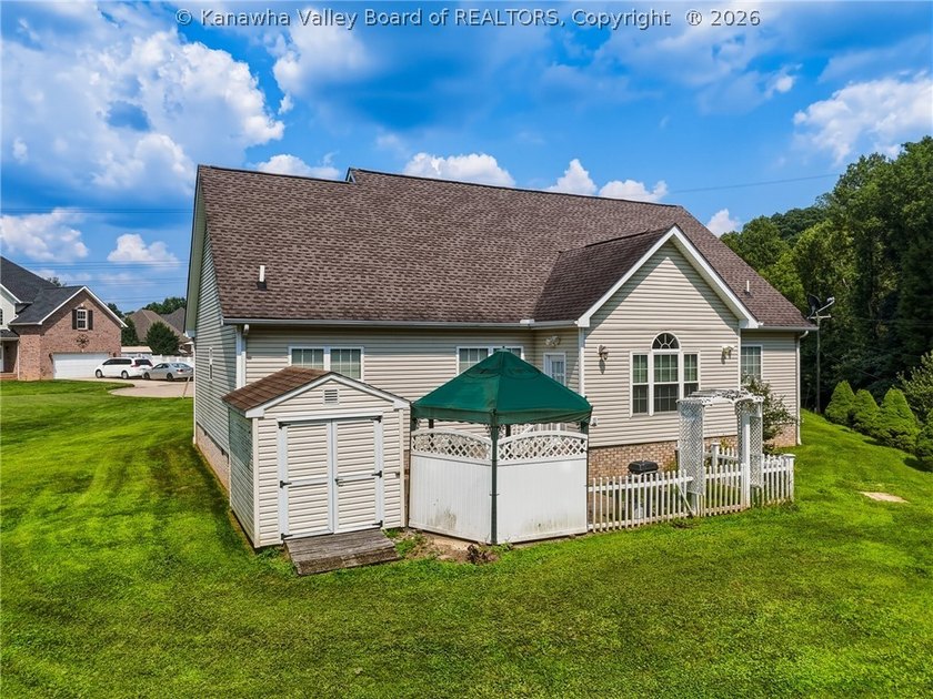Welcome home to easy living! This beautifully designed home - photo 34