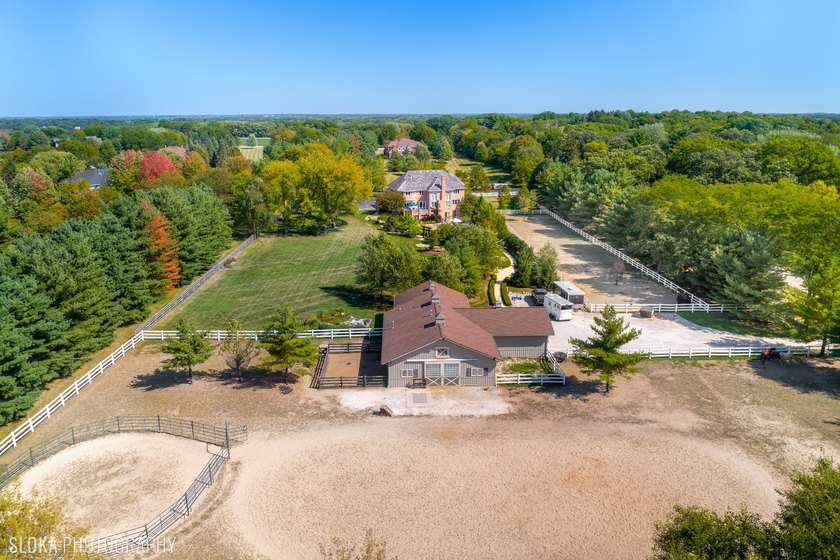 Experience Refined Country Living In This Extraordinary Luxury - photo 3