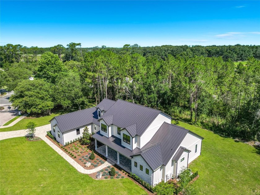 Virtually Staged. Luxury Custom Estate Home in Blue Spring - photo 5