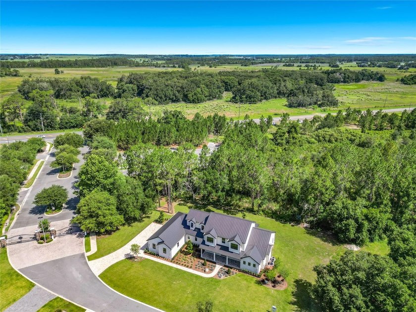 Virtually Staged. Luxury Custom Estate Home in Blue Spring - photo 6