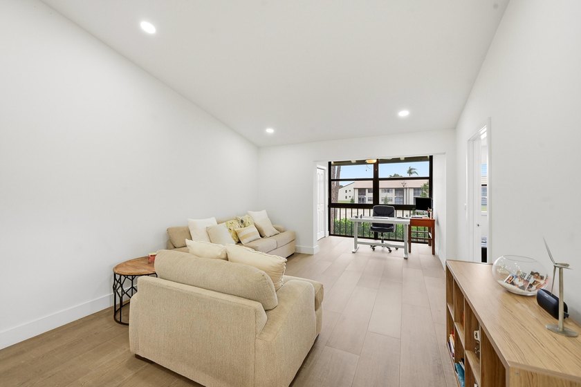 Welcome to this stunning, bright and spacious 2-bedroom - photo 9