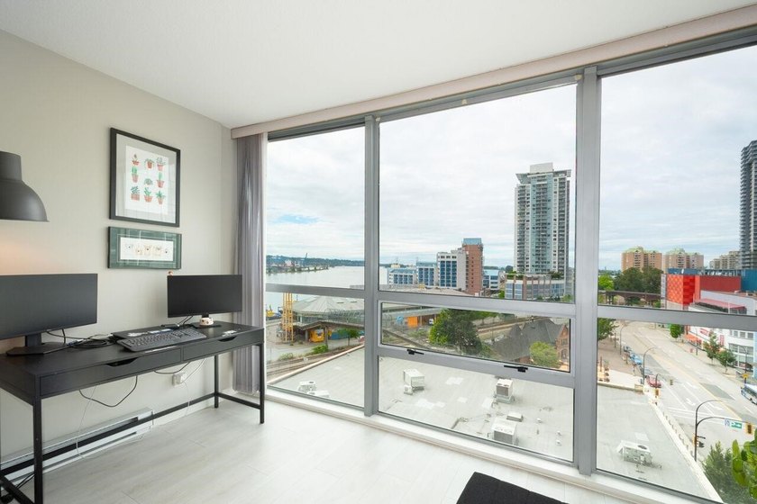 Welcome to InterUrban! This bright northwest corner home offers - photo 8