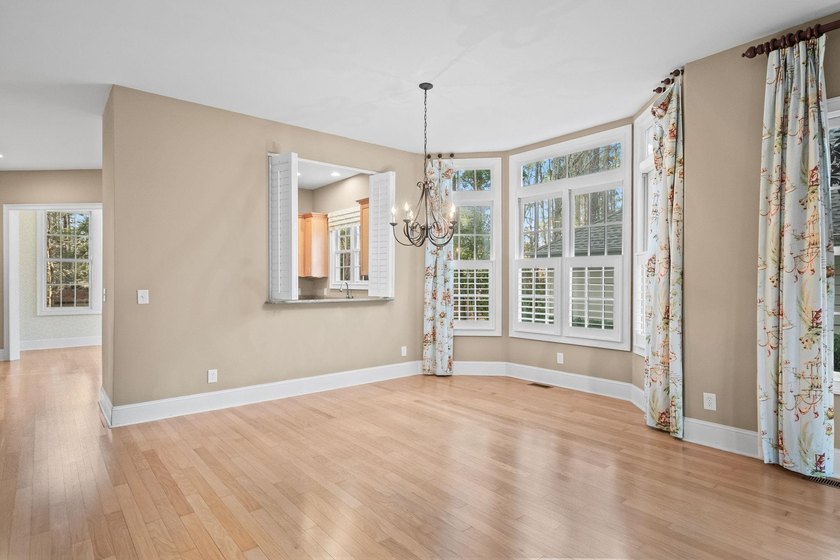 Set within the prestigious, gated community of Litchfield - photo 11