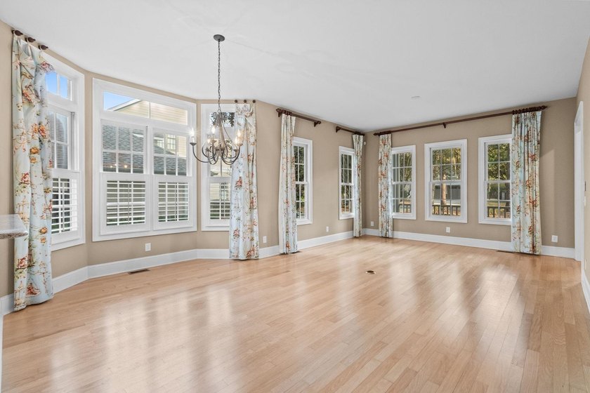 Set within the prestigious, gated community of Litchfield - photo 12