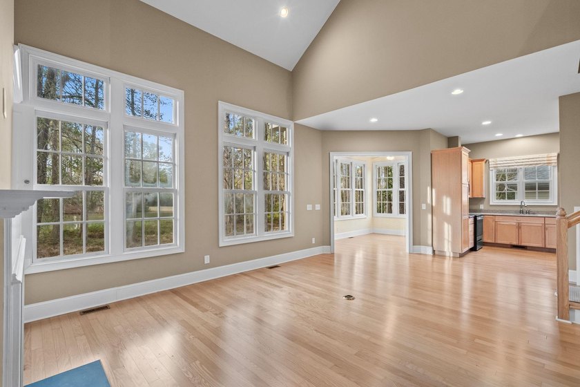 Set within the prestigious, gated community of Litchfield - photo 15