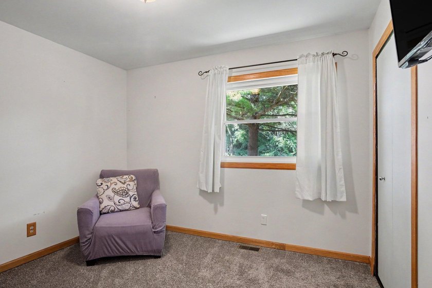 Welcome home to this beautiful 5-bedroom, 2-full bath home with - photo 18