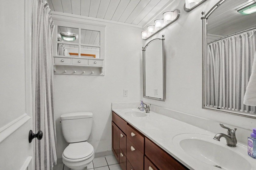 Welcome home to this beautiful 5-bedroom, 2-full bath home with - photo 19