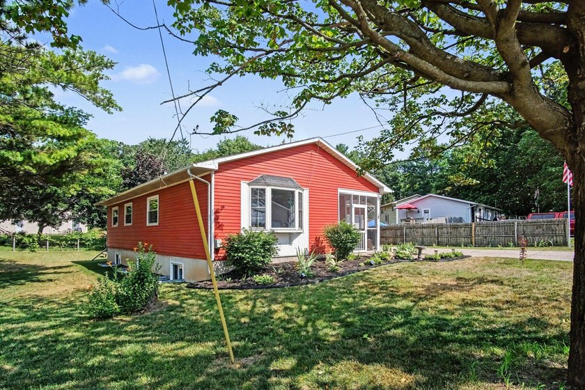 Welcome home to this beautiful 5-bedroom, 2-full bath home with - photo 24