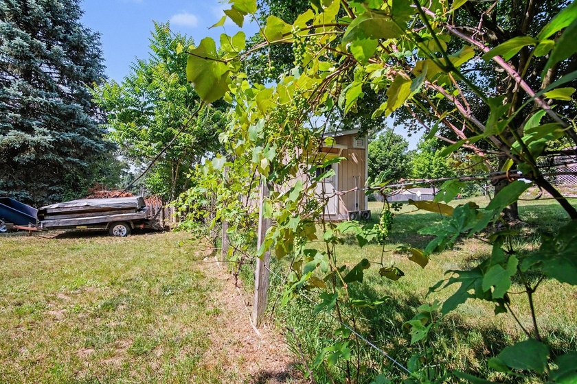 Welcome home to this beautiful 5-bedroom, 2-full bath home with - photo 26