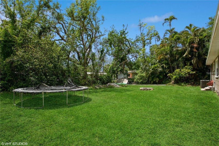 Reducede see this delightful, light and bright updated 3 bedroom - photo 33