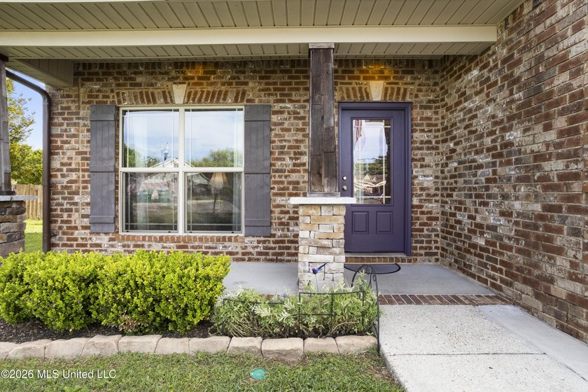 Don't miss this great Home Near the Beach! This refreshed - photo 4