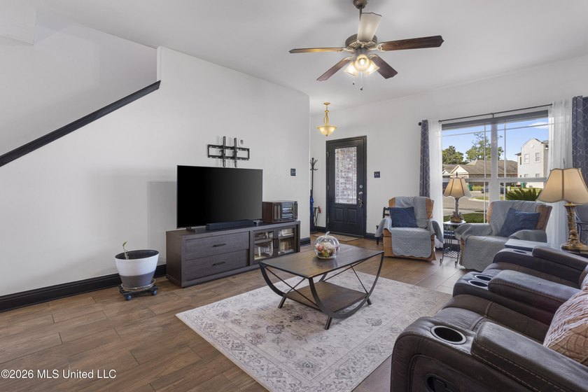 Don't miss this great Home Near the Beach! This refreshed - photo 5