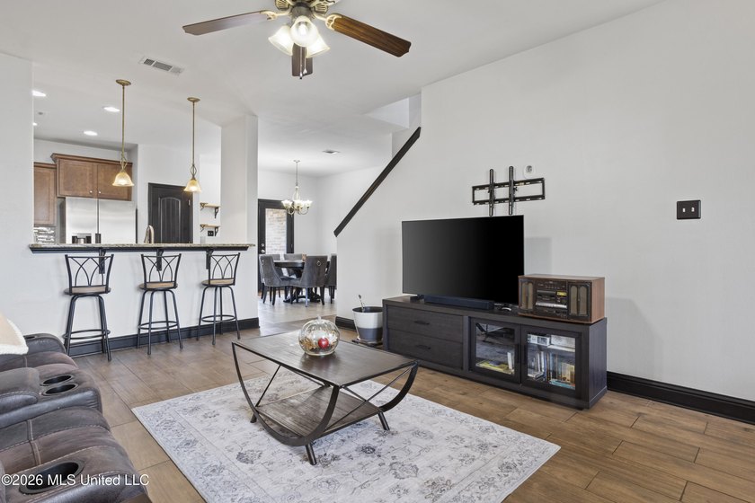 Don't miss this great Home Near the Beach! This refreshed - photo 6