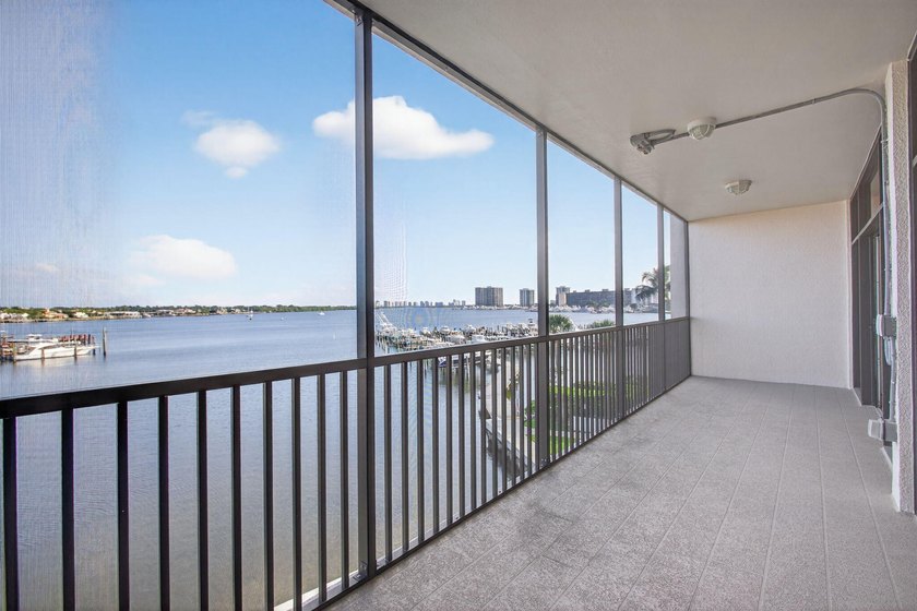 Wake up to breathtaking sunrise views over the ICW - Lake Worth - photo 6